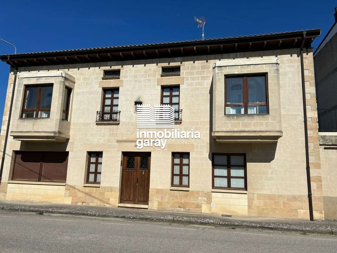 casa en venta en villarcayo de merindad de la castilla la vieja